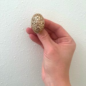 KENDRA SCOTT FILIGREE DOME RING